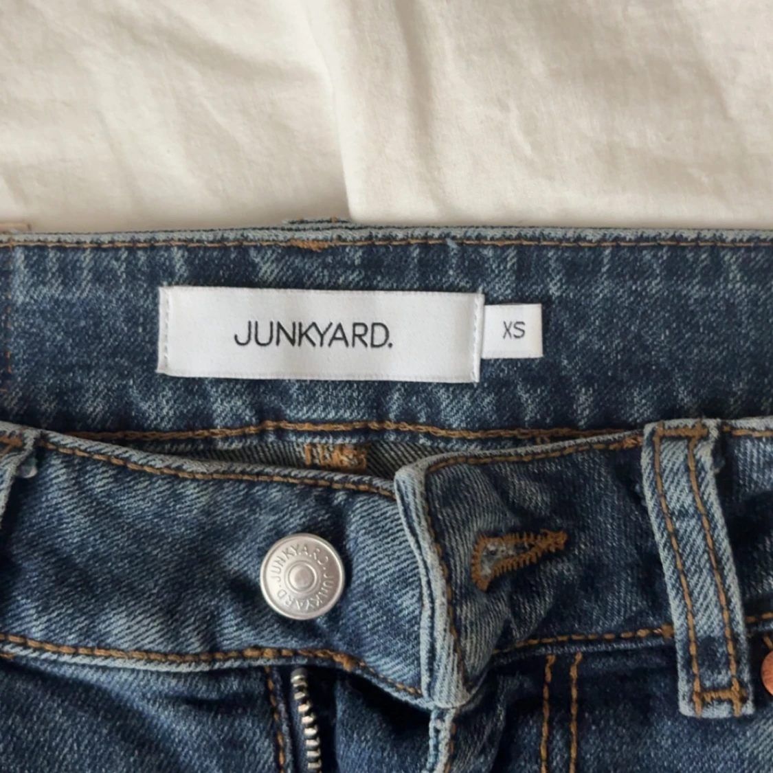 Blå bootcut jeans från Junkyard XS - 2