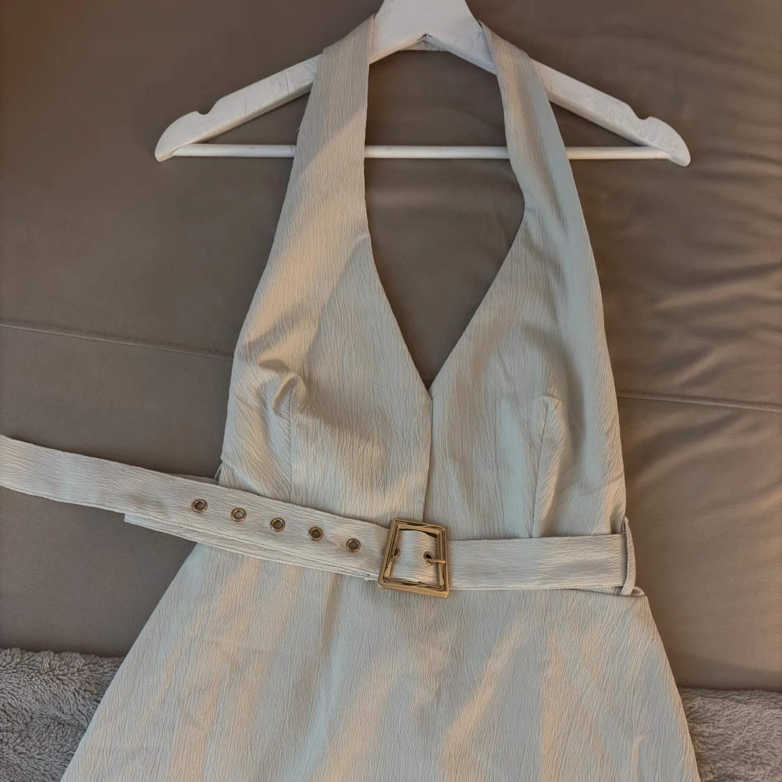 Beige skjort klänning med bälte - 2