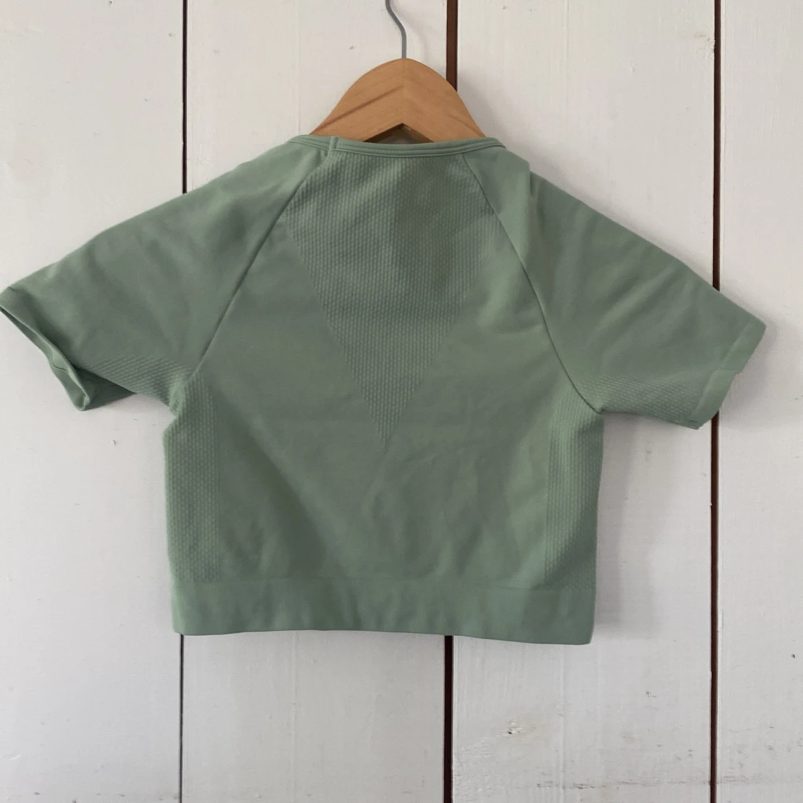 Grön croppad träningstopp own|u - 1