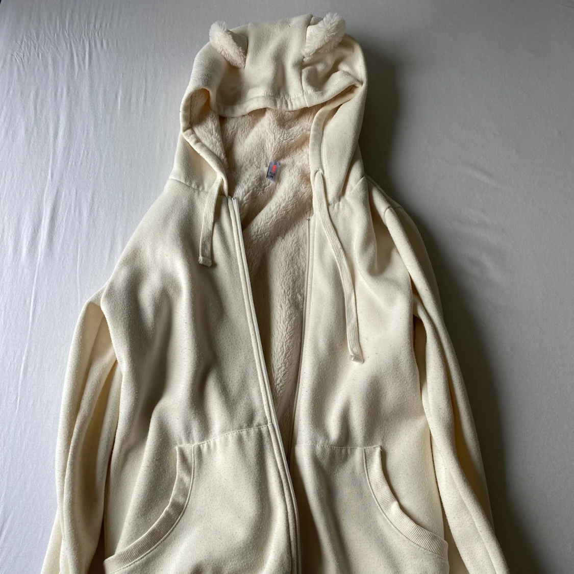 Hoodie med nalleöron - 1