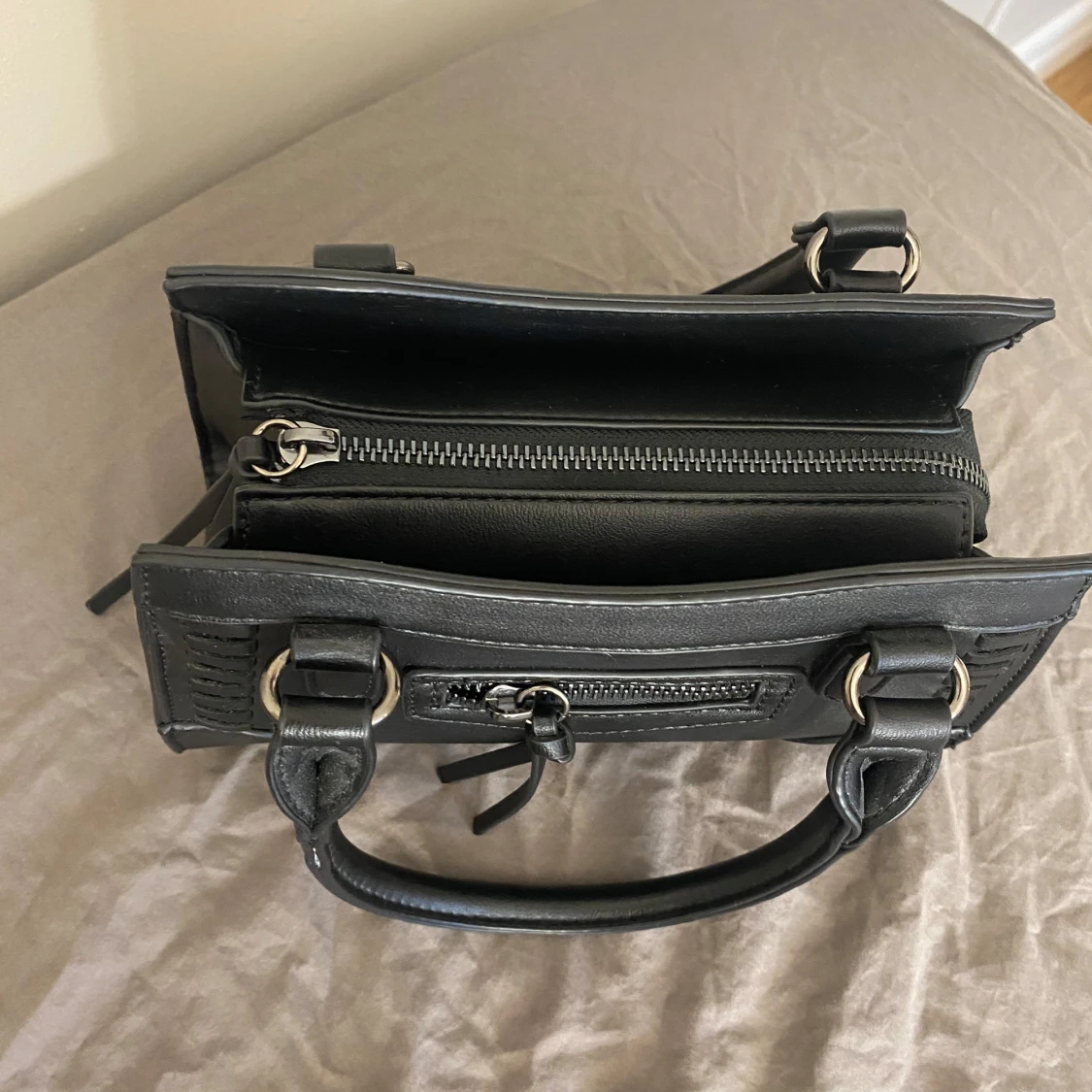 Crossbody bag ginatricot - 1