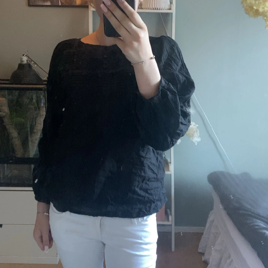 Svart blus från Frk med knappar