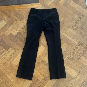 Kostymbyxor  - Nypris 499 kr! Använd fåtal gånger 