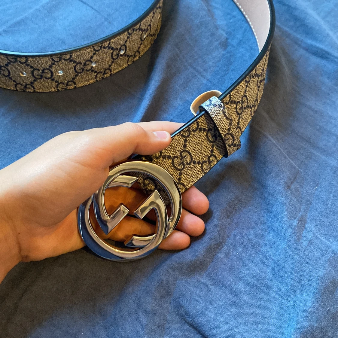 Snyggt bälte med silver detaljer 