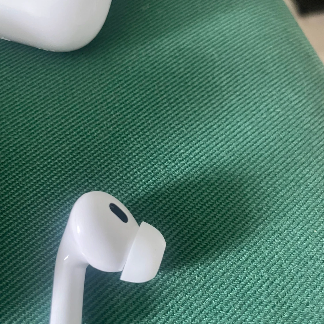 EarPods oanvända kommer i lådan med plasten på  - 4