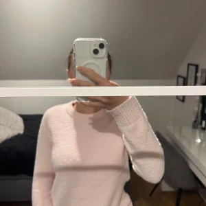 Rosa stickad stickad tröja i storlek S från SHEIN - Pris går att diskutera 😁!