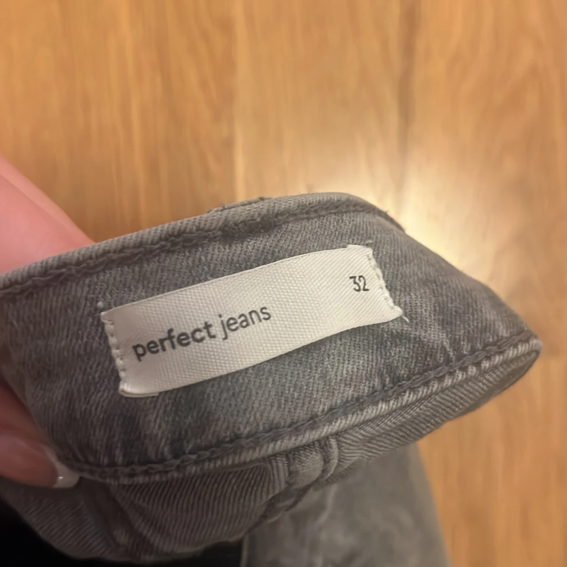 Grå bootcut jeans från Gina Tricot  - 2