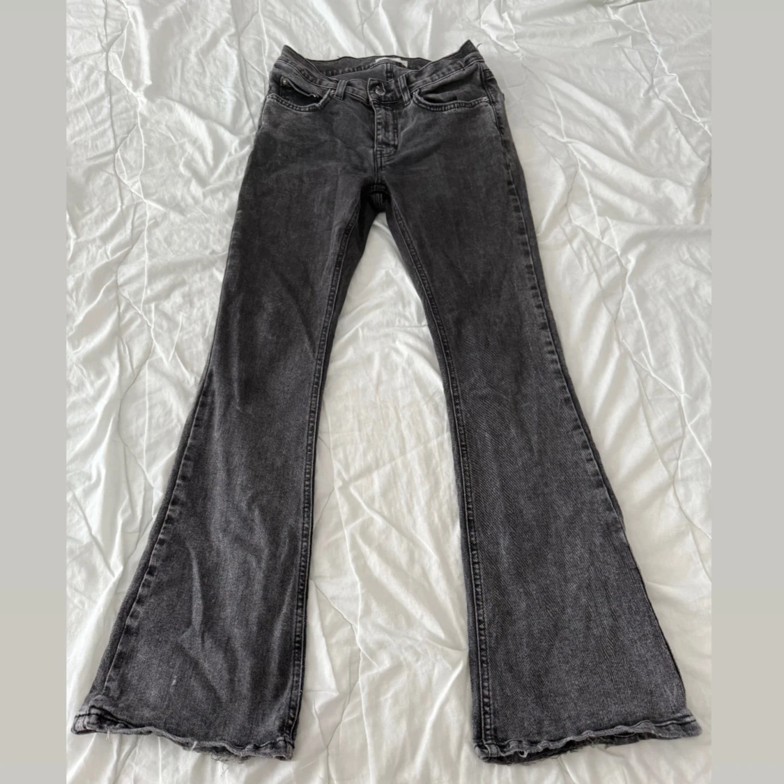 Gina Tricot Svarta Bootcut Jeans - 2