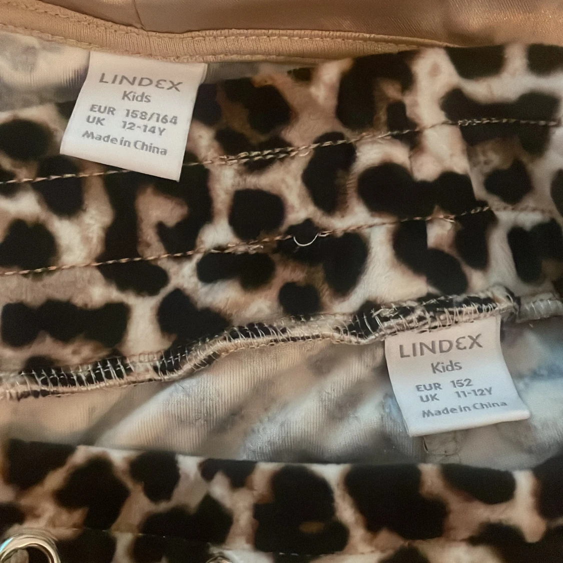 Leopardmönstrad hoodie och mjukisbyxa  från Lindex - 2