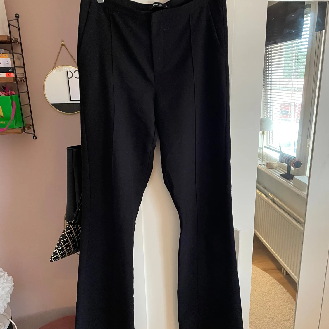 Svarta bootcut kostymbyxor Gina Tricot!  - 2