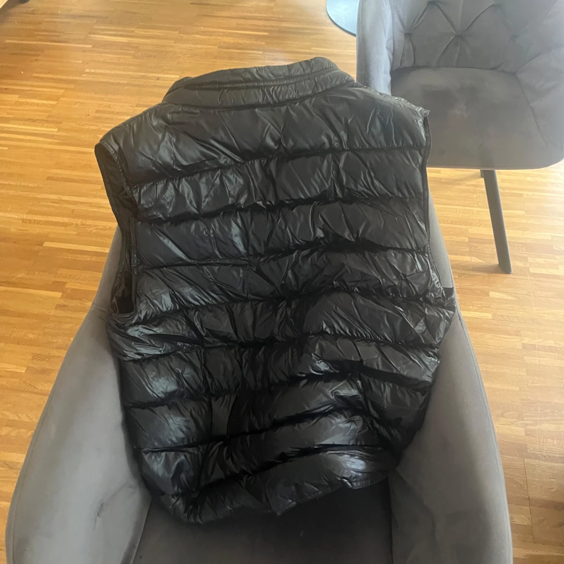 Svart dunväst från Moncler - 1