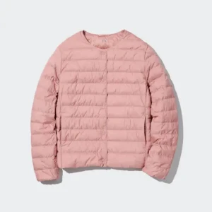 Rosa vårjacka - Skit fin vår jacka från uniqlo, passar super bra till våren och i jätte fint skick💘💓💞