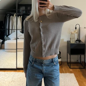 Brun kofta - Brun kofta från h&m i storlek S 💕