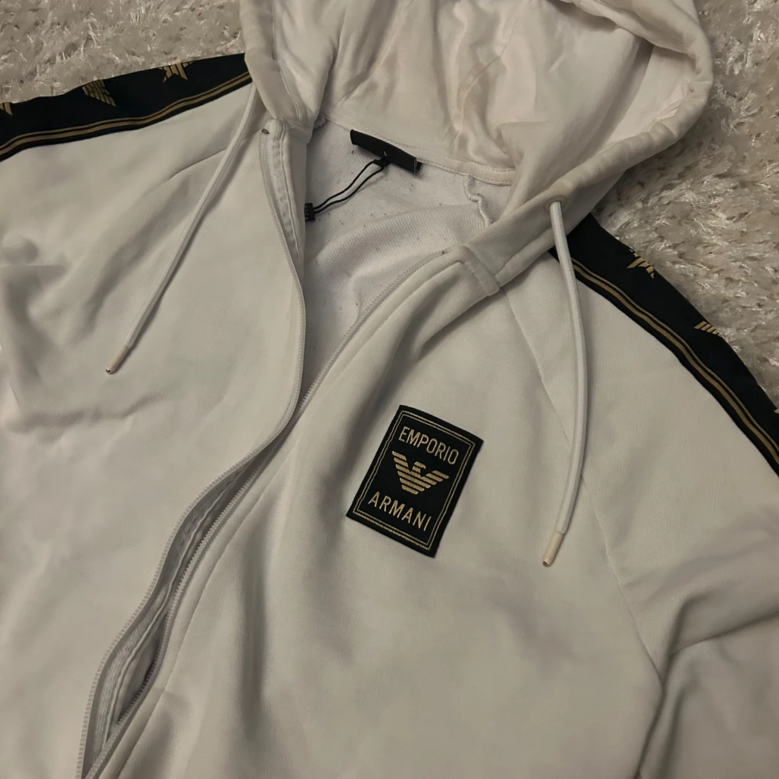 Vit hoodie från Emporio Armani - 2