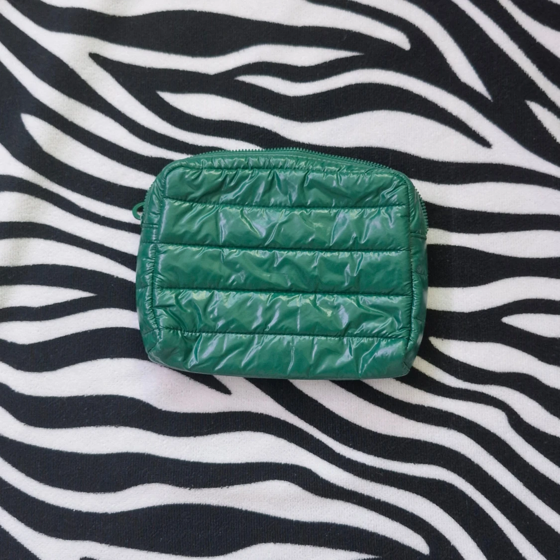 Grön necessärväska från Lyko - 1