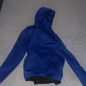 Nike hoodie  - Riktigt bra skick pris kan diskuteras vid snabb affär 