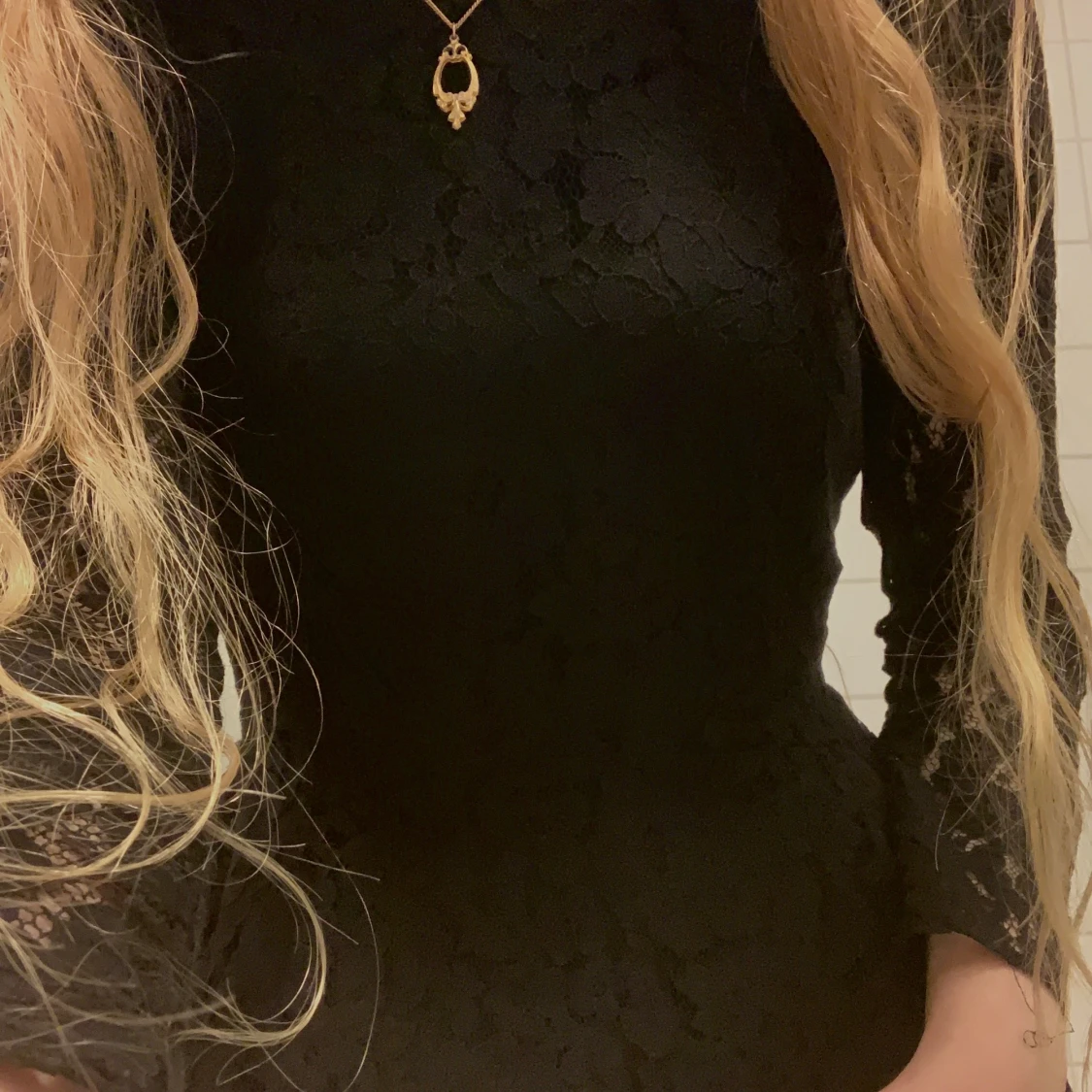 Svart spetsklänning - 1