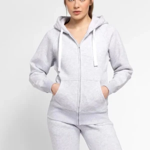 Russemerch grå zip hoodie - Säljer en oanvänd ziphoodie från russe merch då jag inte använder den. Skriv för bilder eller frågor ☺️