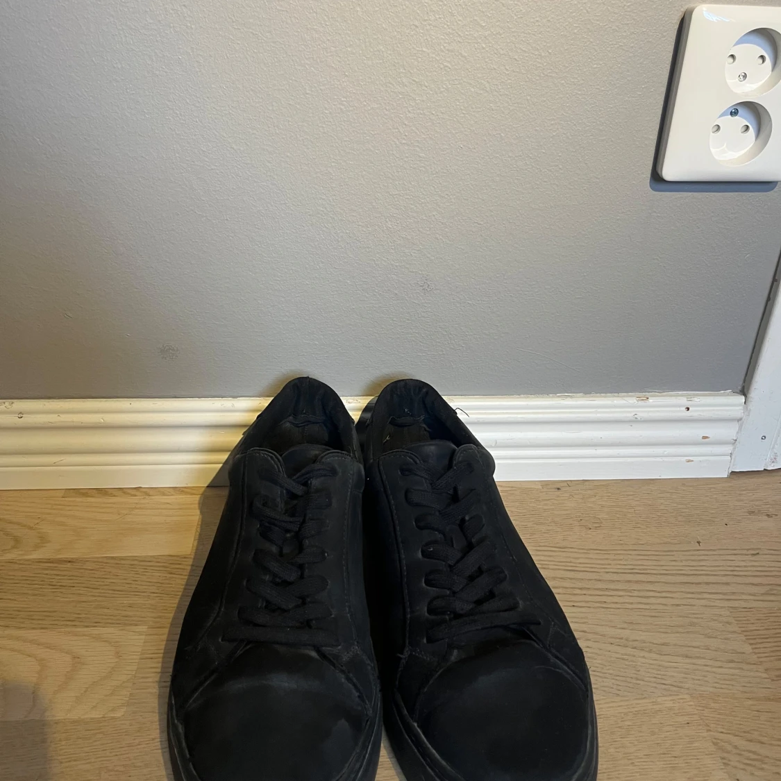 Svarta sneakers i mocka från vagabond  - 3