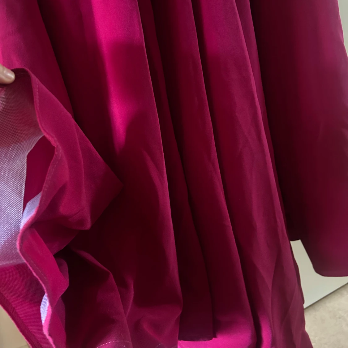 Mörkrosa långklänning med spets från Odrella - 3