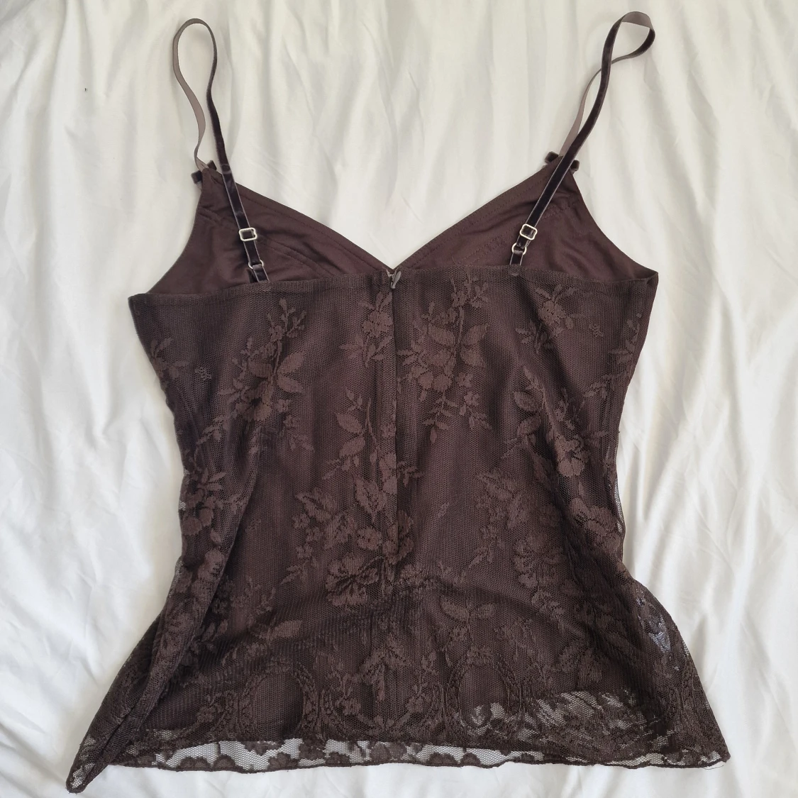 Brunt spetslinne  - 1