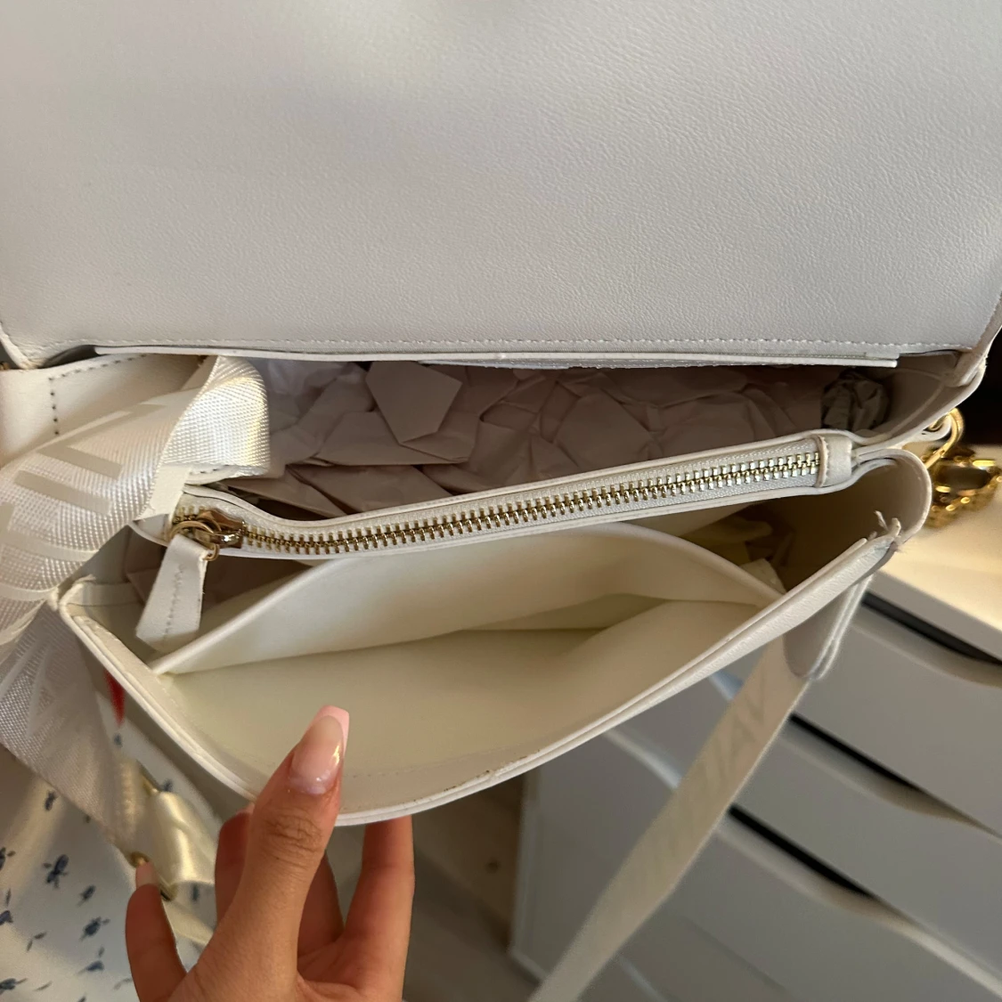 Vit väska från Valentino - 1