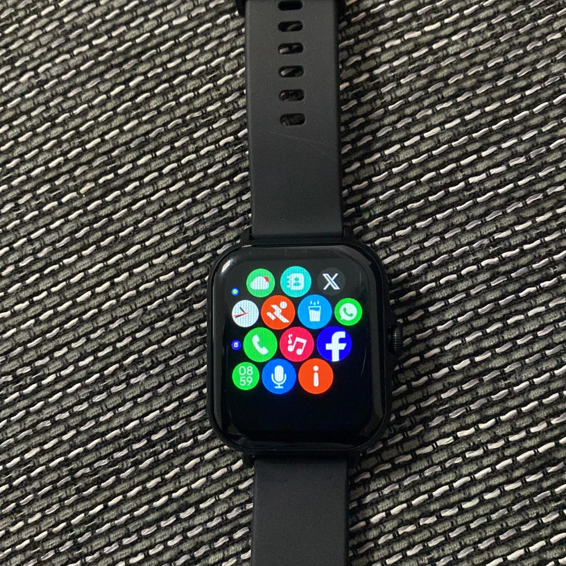 Svart smartklocka med silikonarmband - 1