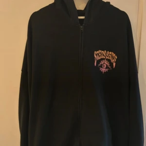 Hoodie  - Hoodie 