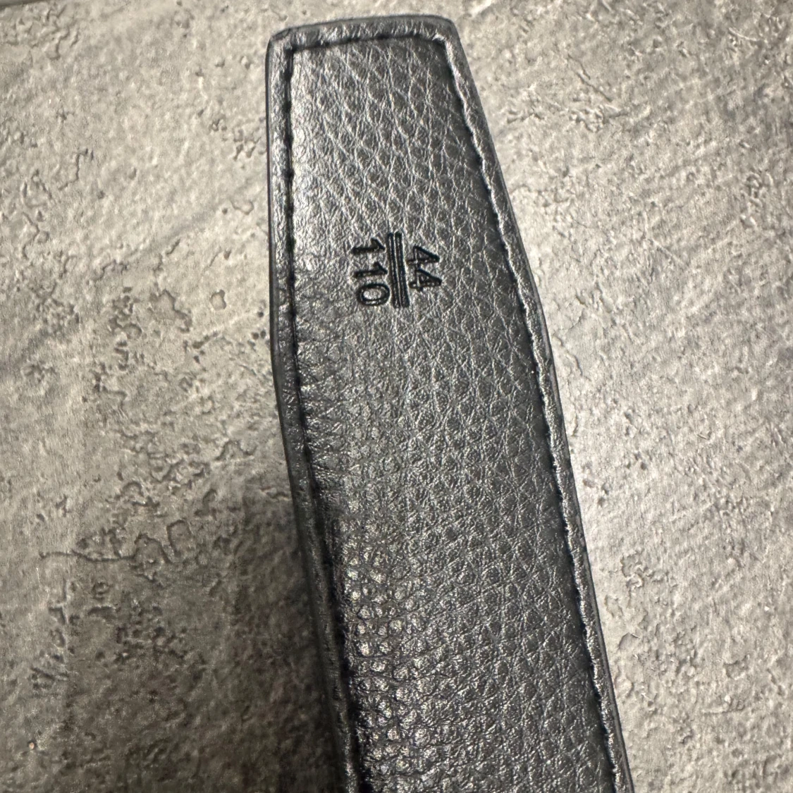 Svart  skärp med H-spänne - 3