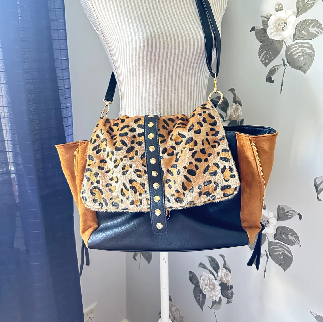 Leopardmönstrad axelväska med kedja - 2