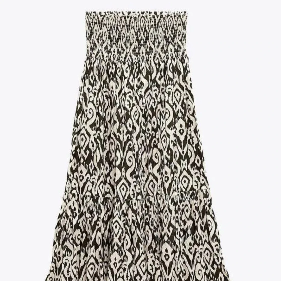 Svartvit långkjol med mönster - 1