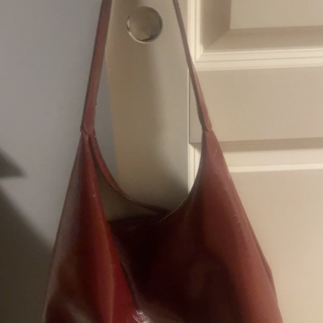 Vinröd axelväska i skinn - 2