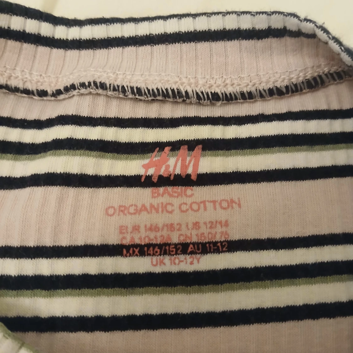 Randig ribbad topp från H&M - 2