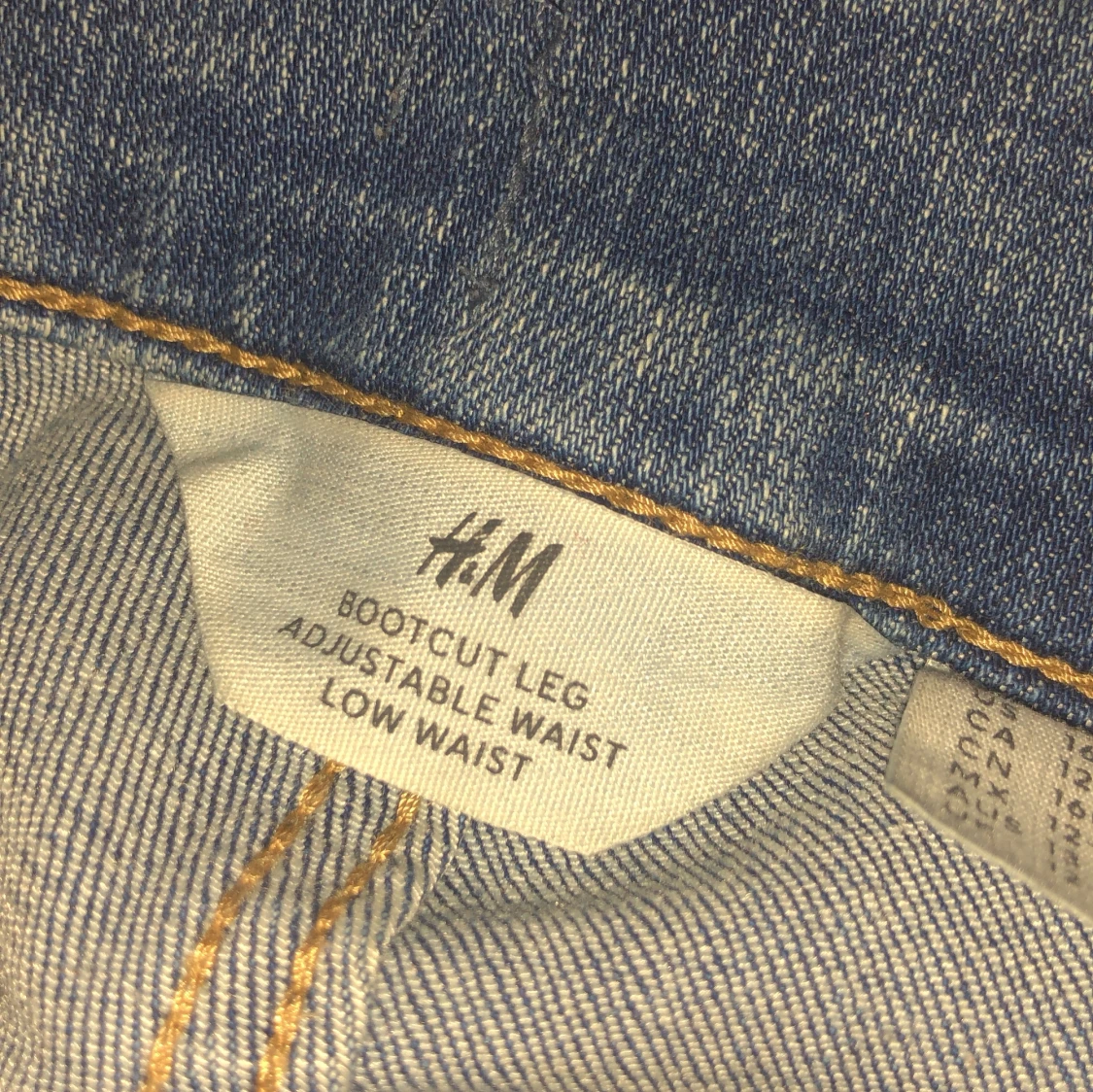 Bootcut jeans från H&M, låg midja - 1