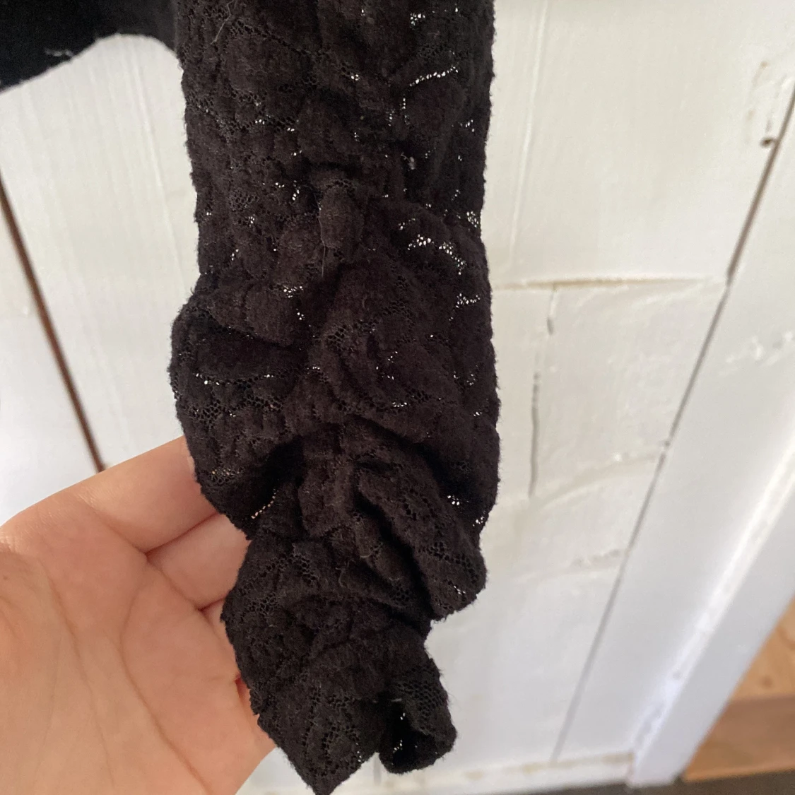 Svart spetsblus från KappAhl XS - 4