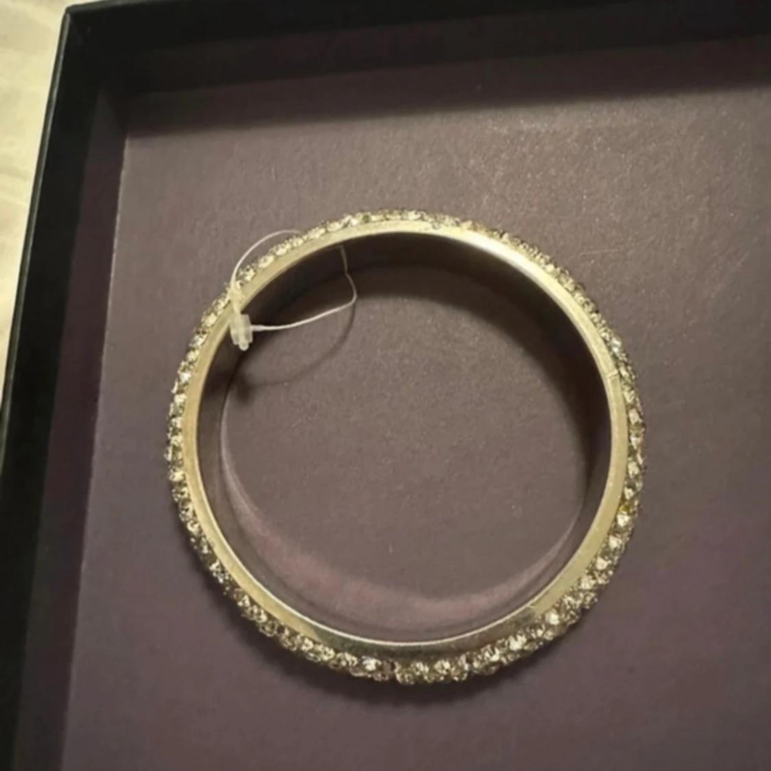  Glittrigt silverarmband med stenar - 1