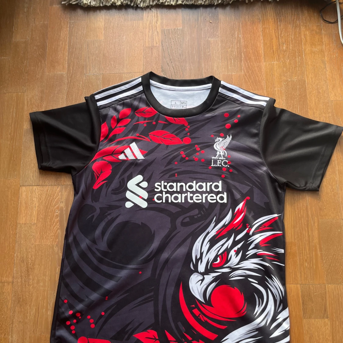 Liverpool x Adidas svart fotbollströja L