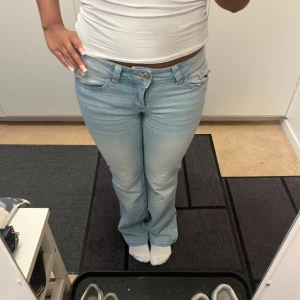 Snygga jeans  - Jätte fina jeans använda ca 2 gånger