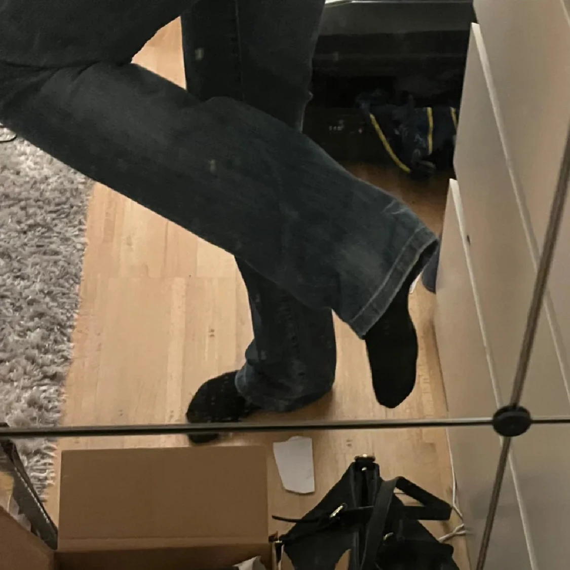 Lågmidjade bootcut jeans i mörk denim - 2
