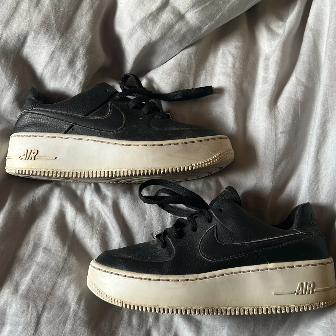 Nike Air Force 1 svart/vit sneakers