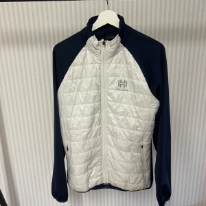 Hellner Tränings jacka  - Marcus Hellner träningsjacka, blå och vit 