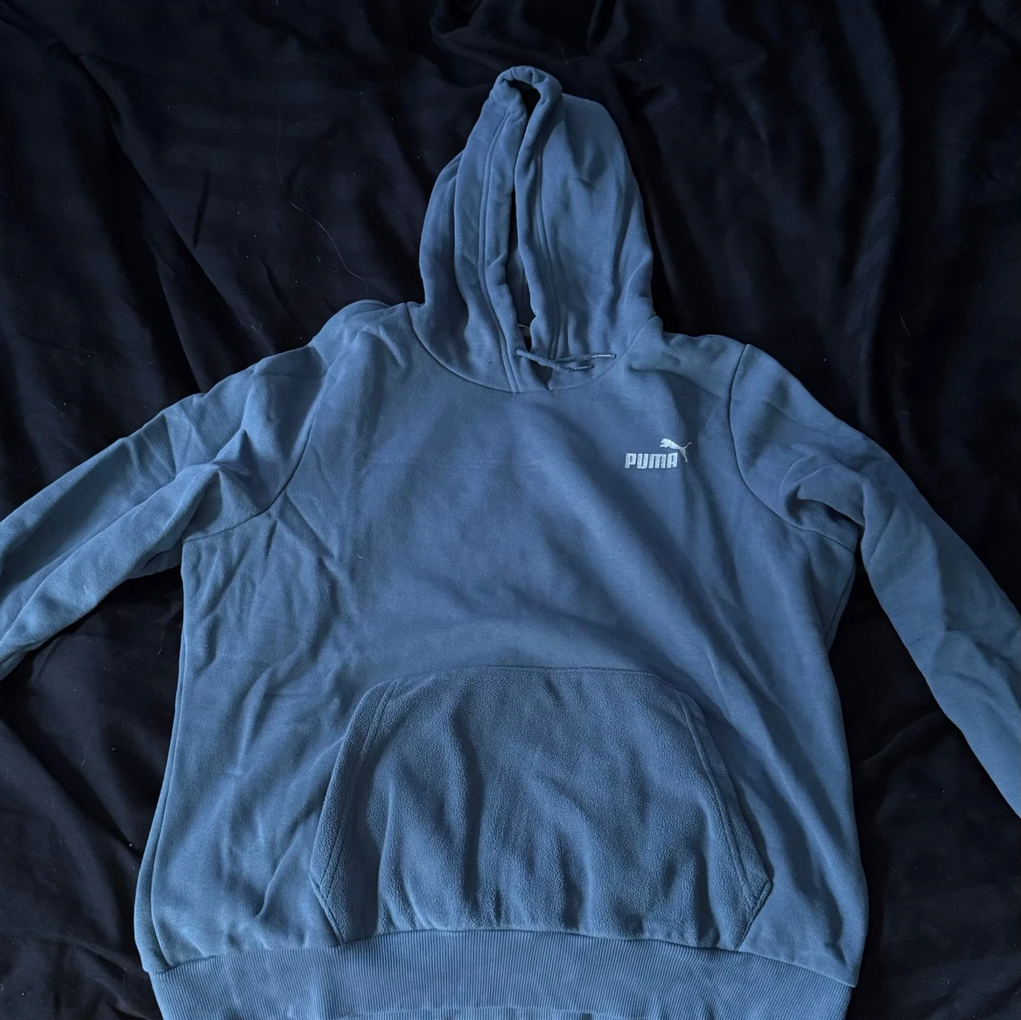 Blå hoodie från Puma med logga - 2