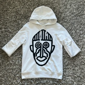 CDG hoodie  - Comme des garçons hoodie | bra skick | strl M | mitt pris 899 | KOLLA SISTA BILDEN SOM REFERENS 