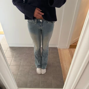 True religion jeans - Säljer mina fina true religion jeans som är i bra skick, säljs så de inte kommer till användning längre. Modellen är Becca💕