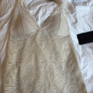 Spets linne - Spets linne köpt på vinted.