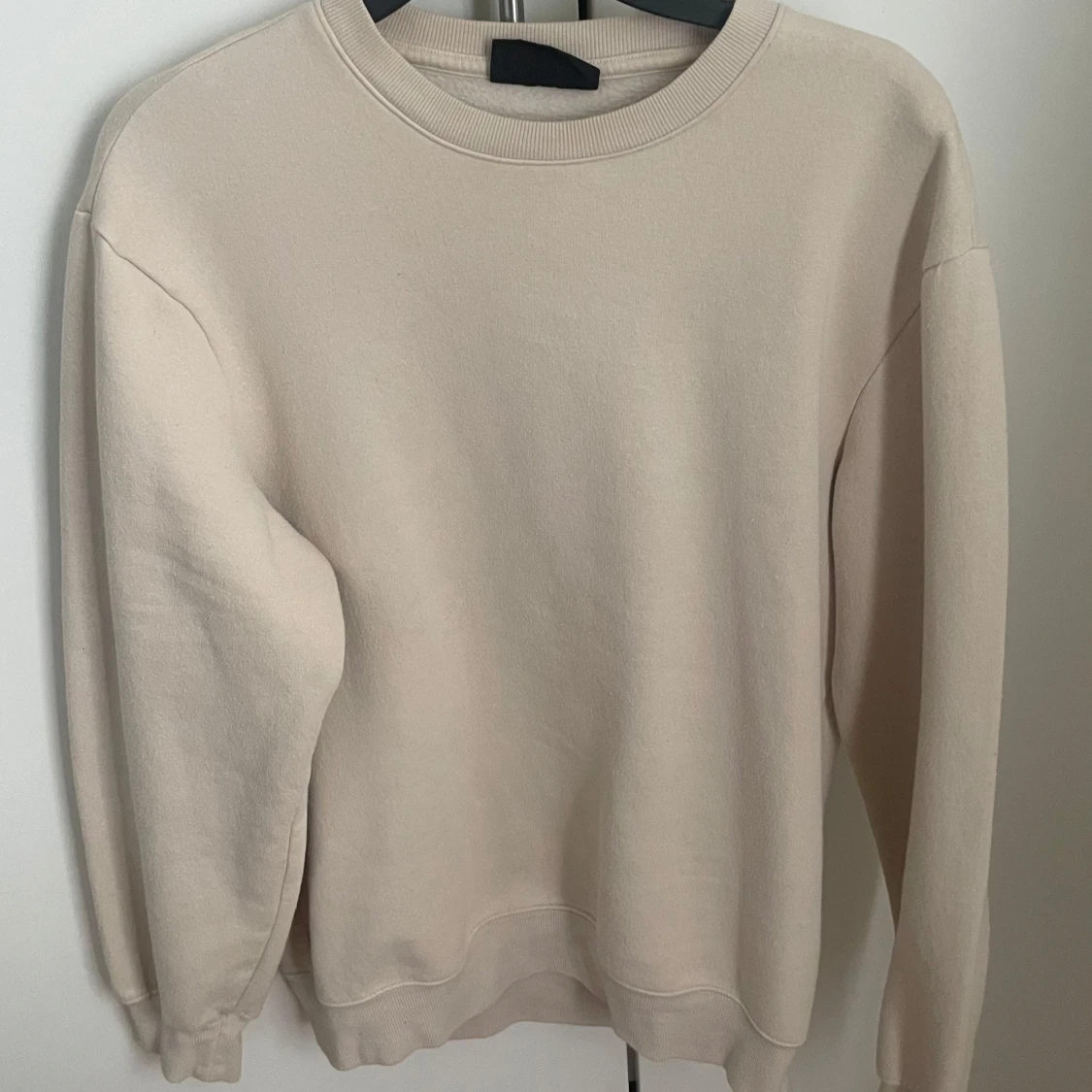 Beige sweatshirt från H&M, relaxed fit - 1