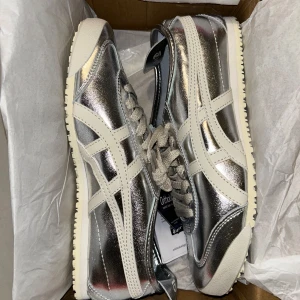 Silver Shoes Size 43,5 - Selling these! Size 43,5 fits size 42!  Write me any questions or concerns! First served ofcourse 😎!