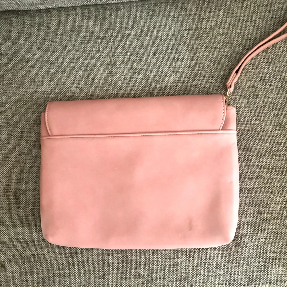 Rosa kuvertväska med fransar - 1