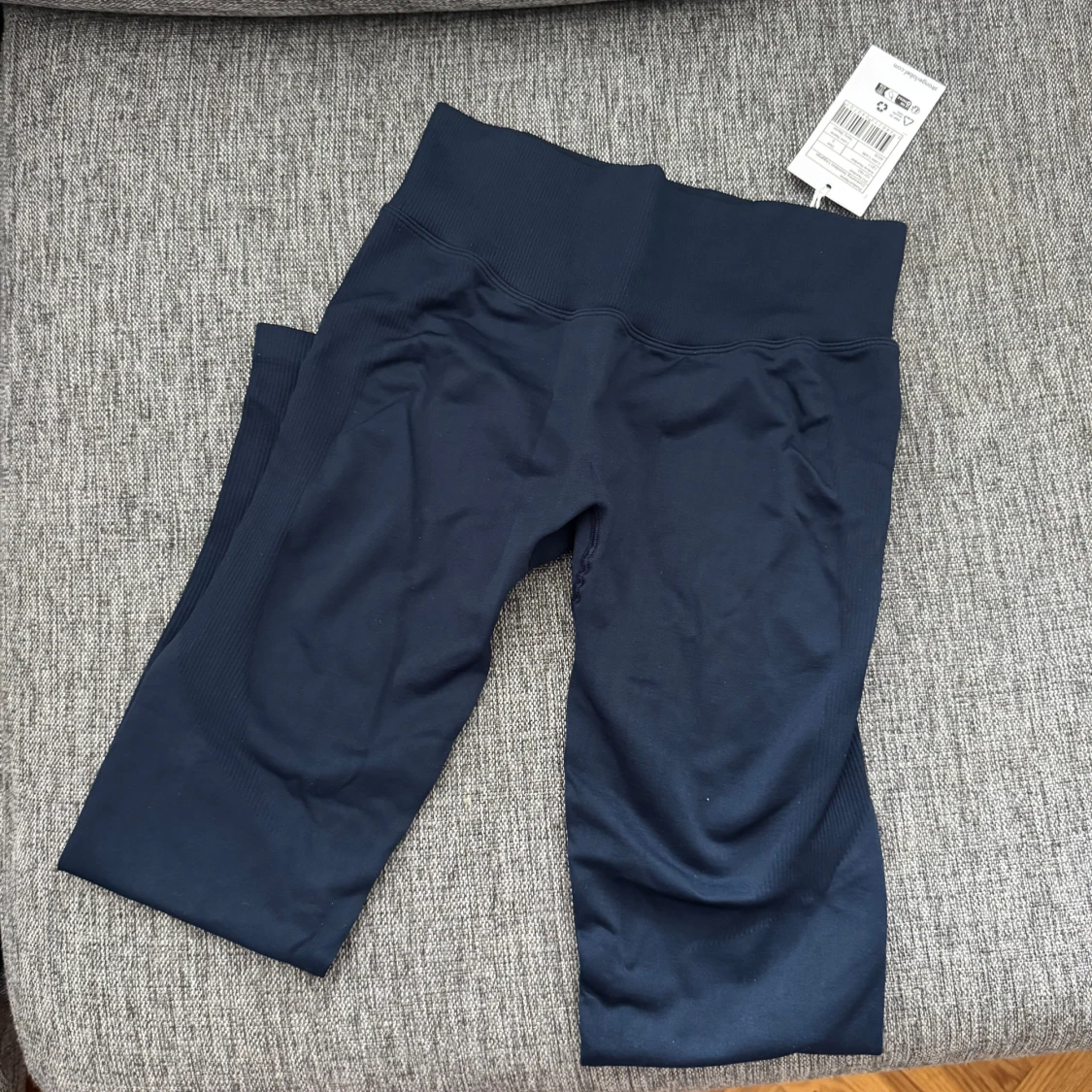 Mörkblå leggings från Stronger - 2