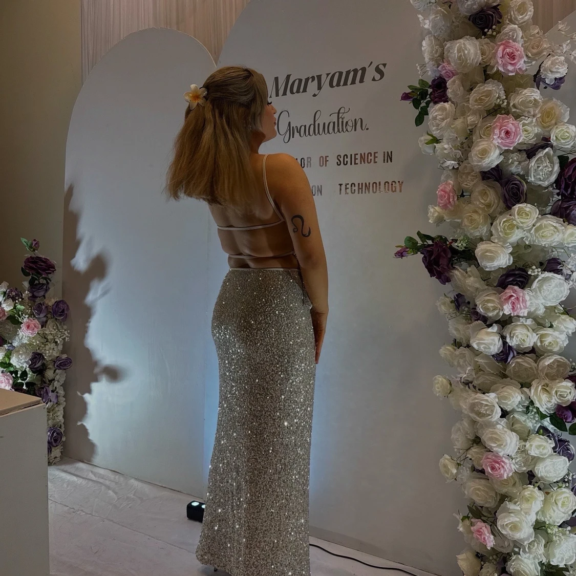 Glittrig silver topp med matchande kjol - 1